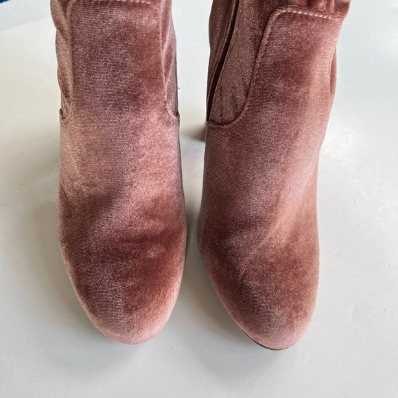 Steve Madden Edit Pink Suede Boots Chunky Heel‎ Womens Size 7.5M Ankle Booties - Picture 2 of 8